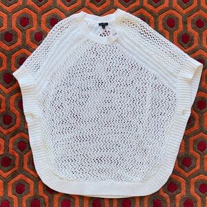 MAKE OFFER! Women's Talbots White Knit Poncho size Small